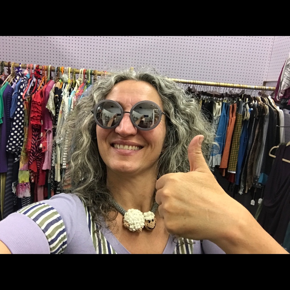 Meet your Posher, Iris